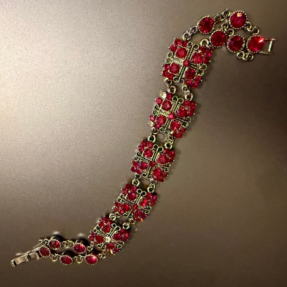 Romantic Vintage Retro Style Red Crystal Panel Bracelet - Picture 7 of 8